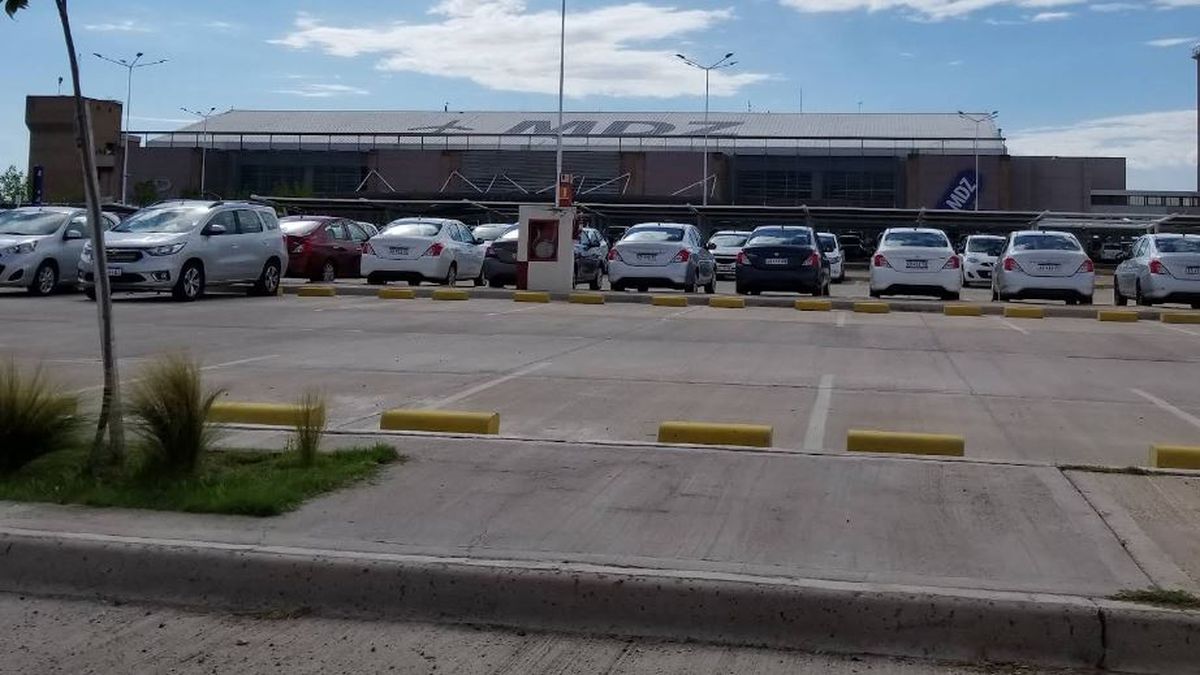 Renovaron el descuento de 40% por pago digital en el estacionamiento del aeropuerto de Mendoza