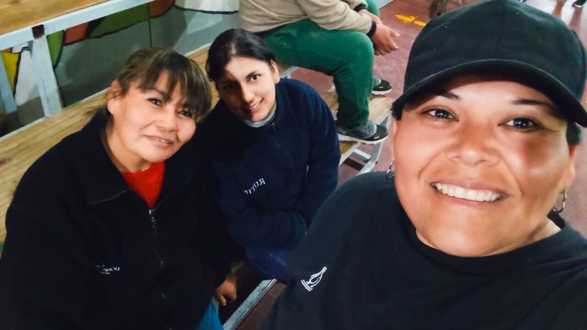 Carmen, a la izquierda. Carmen, a la izquierda.