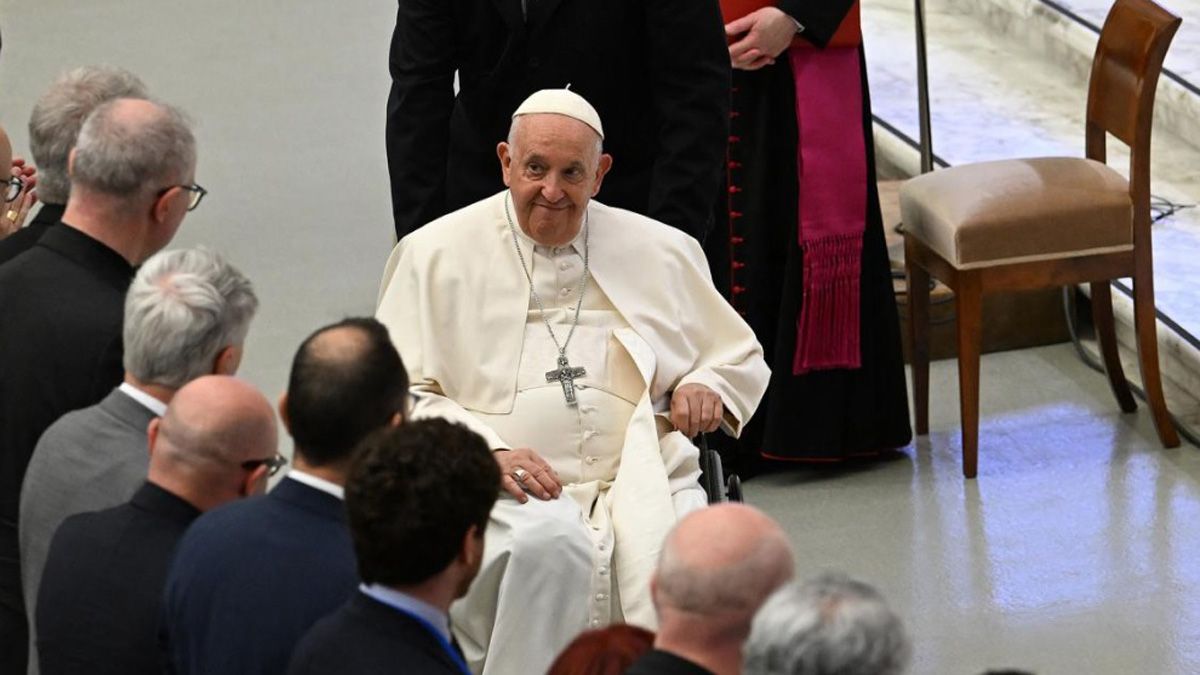 El papa Francisco se sometió a una operación de tres horas