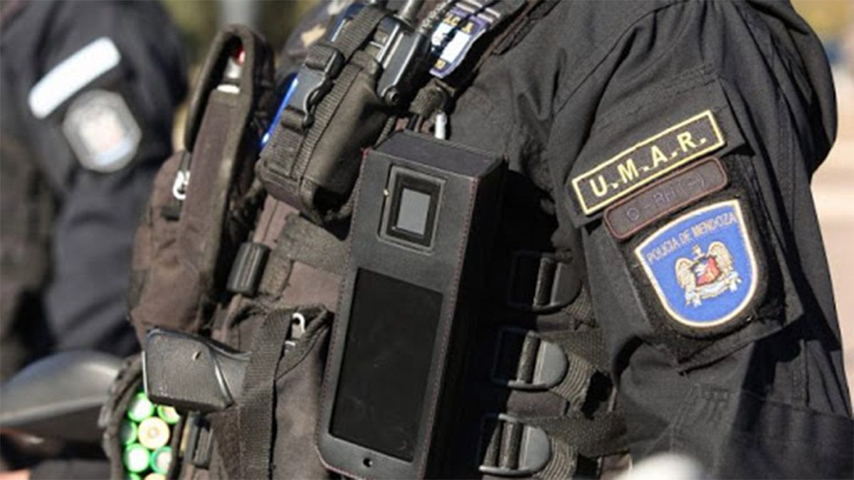 Policías de UMAR serán los encargados de encapsular 40 micros con hinchas del Colo Colo que regresan a Chile.