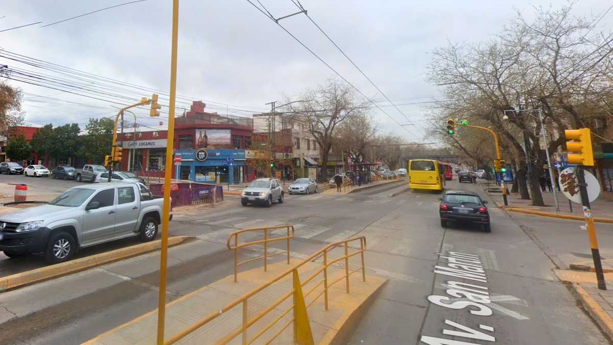 Un hombre sufrió un grave accidente tras ser atropellado por un auto en Godoy Cruz