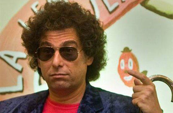 Calamaro suspendió una gira por España y hace semanas que no habla con la discográfica