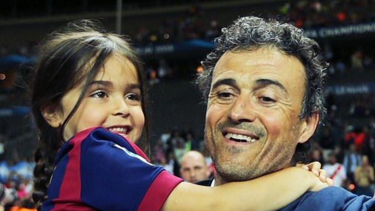 Luis Enrique junto a Xana en los festejos por la triple corona con el Barcelona.