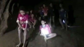 Analizan escenarios de evacuación para niños atrapados en la cueva