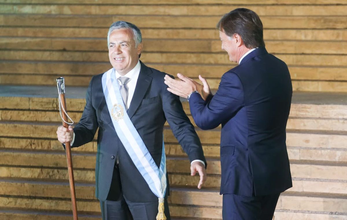 Alfredo Cornejo durante la asunción de la tercera gobernación consecutiva del radicalismo de Mendoza, una de las islas dentro de un país donde la UCR no logra peso nacional.&nbsp;