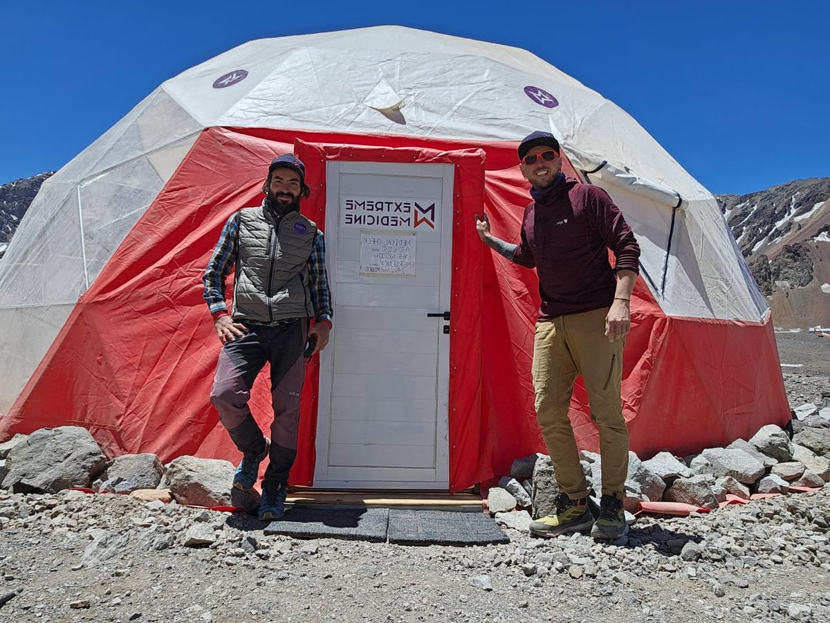 El servicio médico en el Aconcagua llega hasta casi los 6.000 metros, convirtiéndose en el más alto del mundo. El servicio médico en el Aconcagua llega hasta casi los 6.000 metros, convirtiéndose en el más alto del mundo.