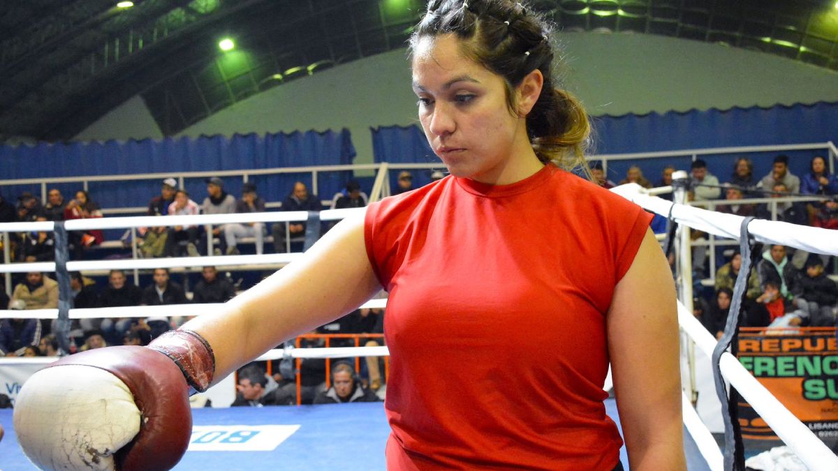 Soledad Ferreyra enseña boxeo en los barrios de mucha vulnerabilidad social, donde la mujer suele ser víctima de violencia dentro del hogar o fuera de él.