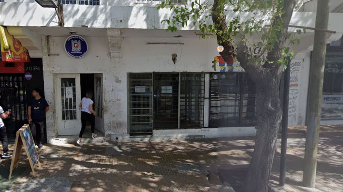 Los allanamientos se realizaron para detener a dos hombres que escaparon de la Comisaría 12 de San Martín. Los allanamientos se realizaron para detener a dos hombres que escaparon de la Comisaría 12 de San Martín.