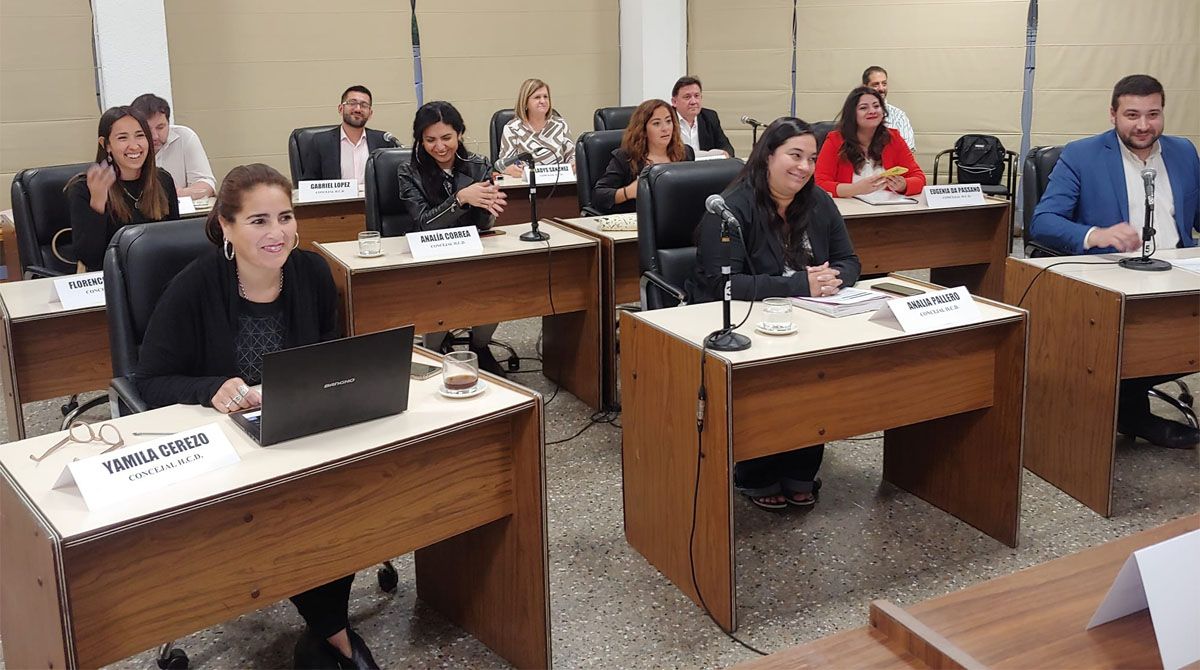Los integrantes del Concejo Deliberante deben sesionar, al igual que el Congreso nacional y la Legislatura provincial.