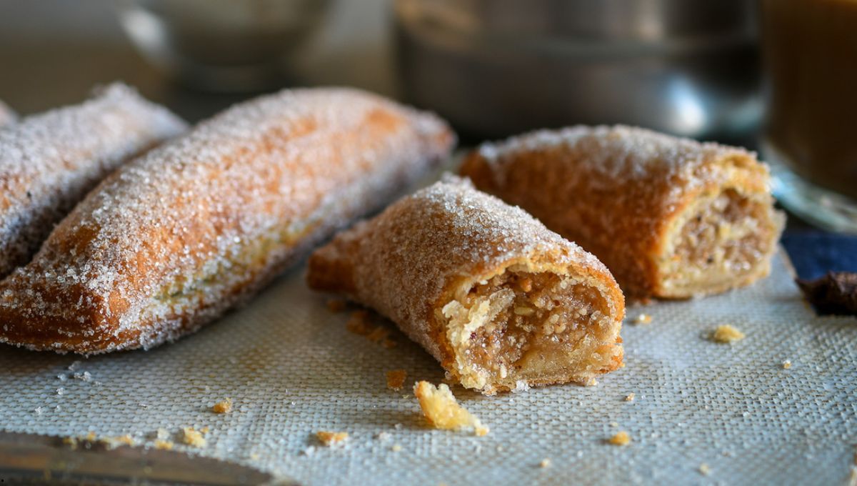 Las casadielles son una receta típica de Asturias parecidas a las empanadas, con un relleno de nueces, manteca y anís. Las casadielles son una receta típica de Asturias parecidas a las empanadas, con un relleno de nueces, manteca y anís.
