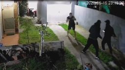 Una pareja sufrió una violenta entradera: cuatro delincuentes le pegaron a la mujer. Una pareja sufrió una violenta entradera: cuatro delincuentes le pegaron a la mujer.