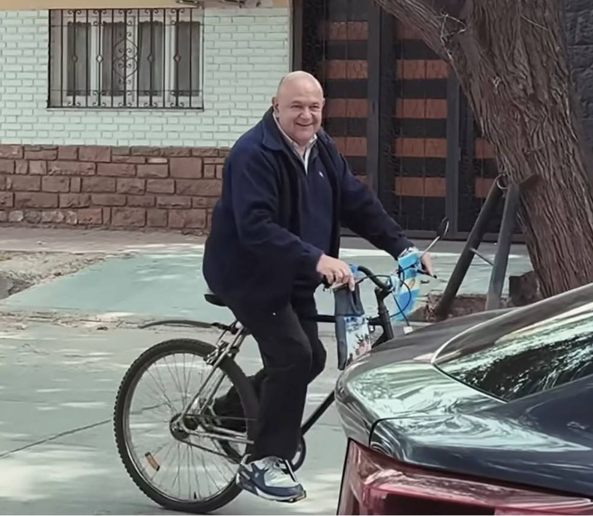 José "Pepe" Maniaci, el vecino patriótico que conoció Soledad Pastorutti en su visita a la Ciudad de Mendoza. José "Pepe" Maniaci, el vecino patriótico que conoció Soledad Pastorutti en su visita a la Ciudad de Mendoza.
