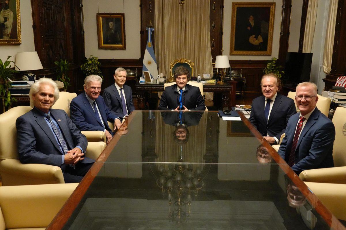 El Presidente Javier Milei recibió en Casa Rosada al predicador evangelista Franklin Graham, actual presidente y director ejecutivo de la Asociación Evangelista Billy Graham (BGEA) y a el miembro del Directorio de la BGEA, Melvin Graham; el Director para América Latina de la BGEA, Christopher Swanson; y el Vicepresidente de Cruzadas de la BGEA, Viktor Hamm.