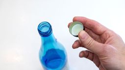 Paso a paso para limpiar las tapas de las botellas y quitarle los hongos