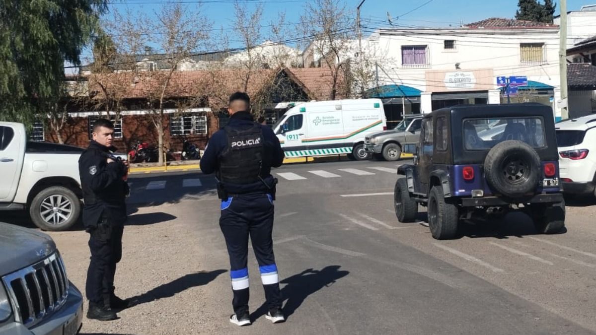 El hecho se produjo en la puerta del Colegio Español. Foto: Matías Pascualetti.
