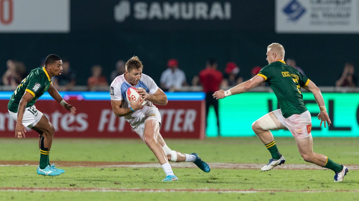 Los Pumas 7s no pudieron con Sudáfrica, que se coronó por quinta vez consecutiva en esta sede del Seven de los Emiratos Árabes Los Pumas 7s no pudieron con Sudáfrica, que se coronó por quinta vez consecutiva en esta sede del Seven de los Emiratos Árabes