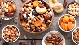 El fruto seco que tiene más proteínas que el huevo y que ayuda aumentar la masa muscular