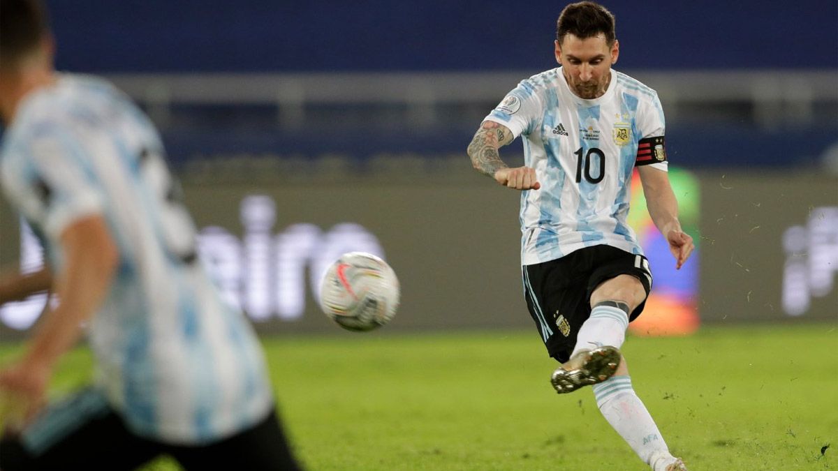 Lionel Messi marcó un golazo en el debut de la Selección Argentina.