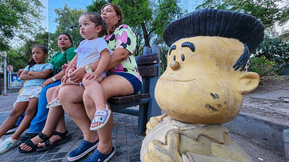 Como Susanita y Mafalda, Manolito también necesita la reparación que llevará adelante la artista Sonia López. Como Susanita y Mafalda, Manolito también necesita la reparación que llevará adelante la artista Sonia López.