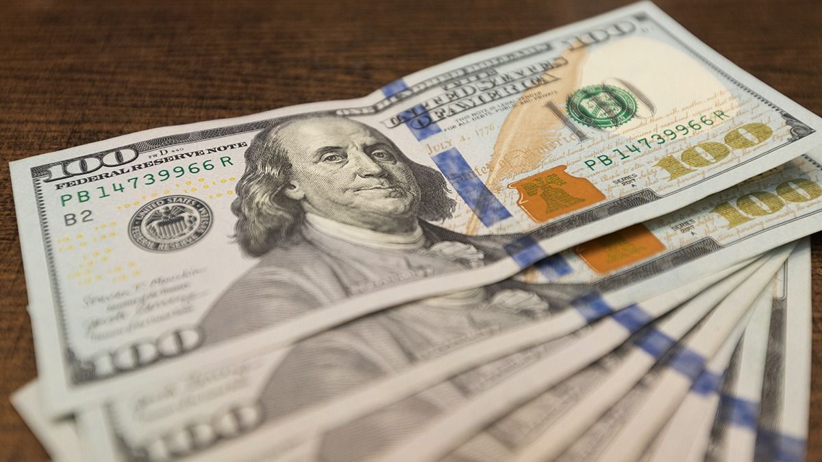 Diez pesos subió el dólar blue en el inicio de la semana. Diez pesos subió el dólar blue en el inicio de la semana.