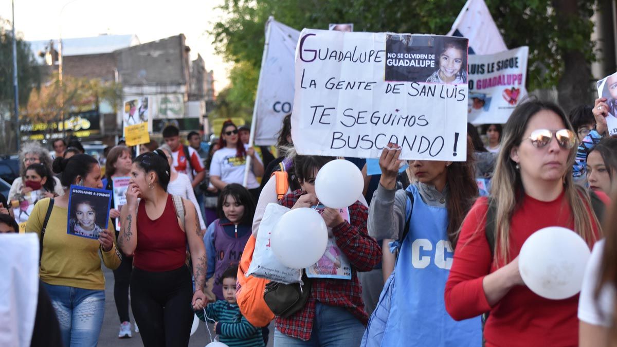 Guadalupe Lucero: familiares y organizaciones sociales marcharon al cumplirse 15 meses de la desaparición