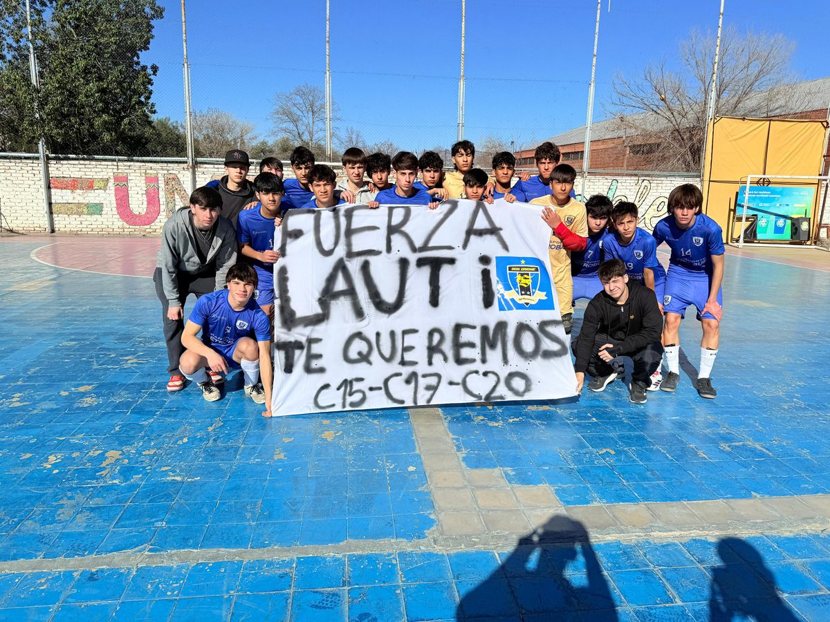Lautaro juega al futsal en el club Don Orione. Lautaro juega al futsal en el club Don Orione.
