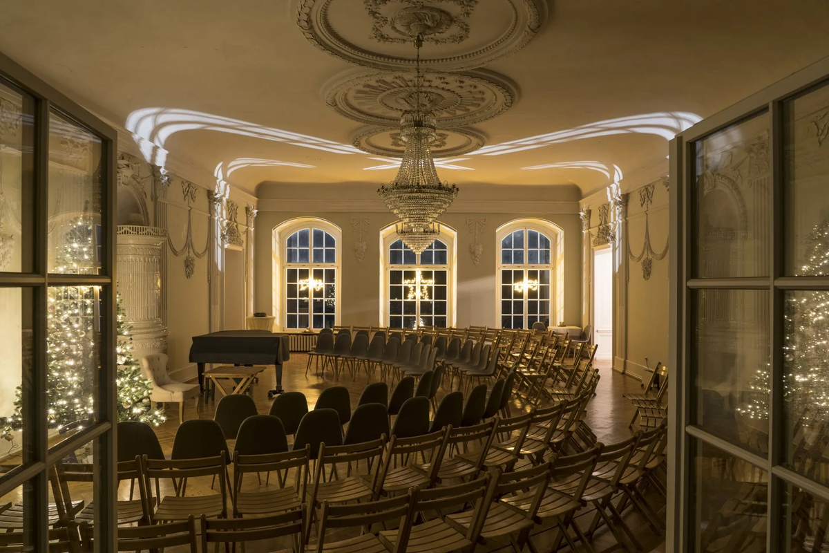 La sala de conciertos del castillo Vietgest, ubicado en Rostock, Alemania, donde tocará la pianista mendocina Dora De Marinis. La sala de conciertos del castillo Vietgest, ubicado en Rostock, Alemania, donde tocará la pianista mendocina Dora De Marinis.