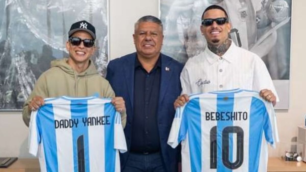 Tapia con Daddy Yankee y Bebeshito.