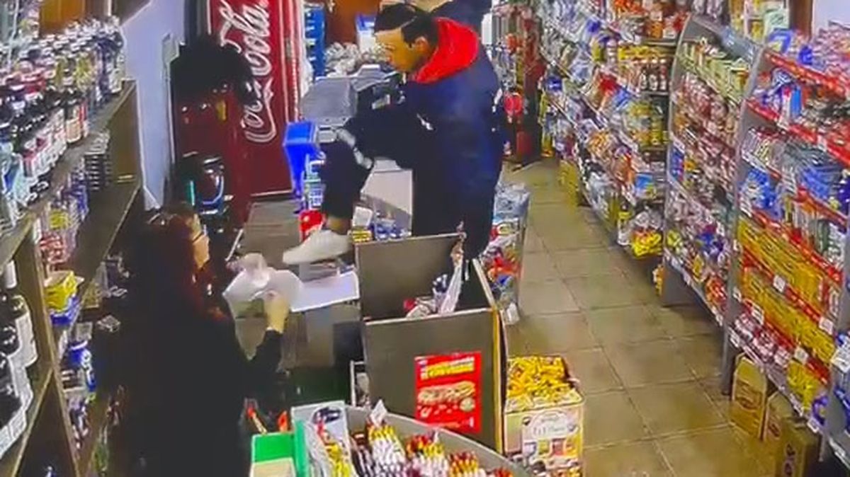 La víctima del violento asalto a un kiosco de Godoy Cruz será representada por una abogada del Gobierno que buscará endurecer la imputación de robo simple que recibió el sospechoso. 