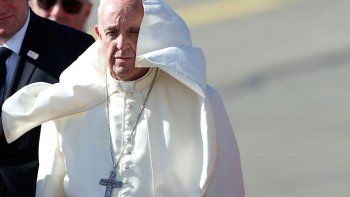 El papa insta desde Georgia a evitar que las divergencias acaben en violencia