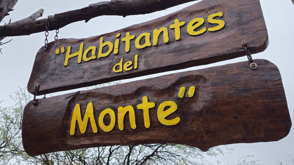 Ingreso al pueblo de Ñancuñán, en Santa Rosa, Mendoza Ingreso al pueblo de Ñancuñán, en Santa Rosa, Mendoza