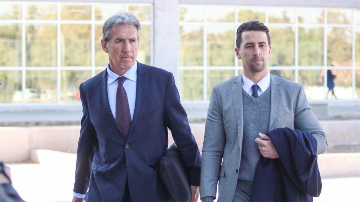La llegada de los abogados defensores de los rugbiers franceses al Polo Judicial este jueves. La llegada de los abogados defensores de los rugbiers franceses al Polo Judicial este jueves.