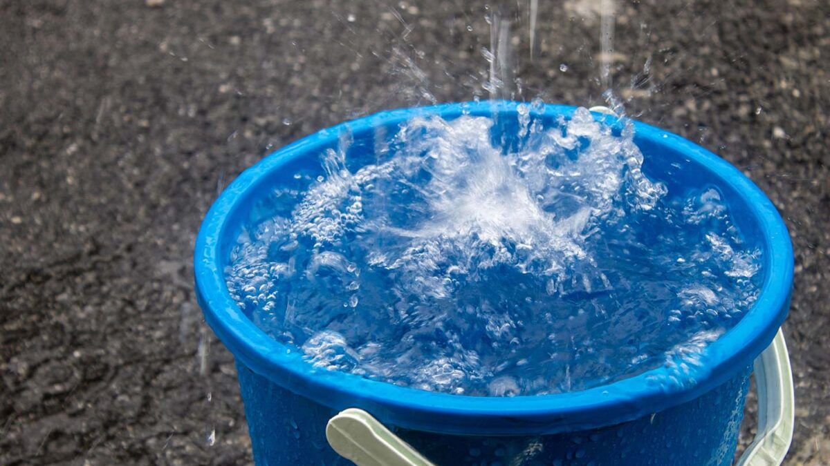 El agua de lluvia es naturalmente blanda. El agua de lluvia es naturalmente blanda. 
