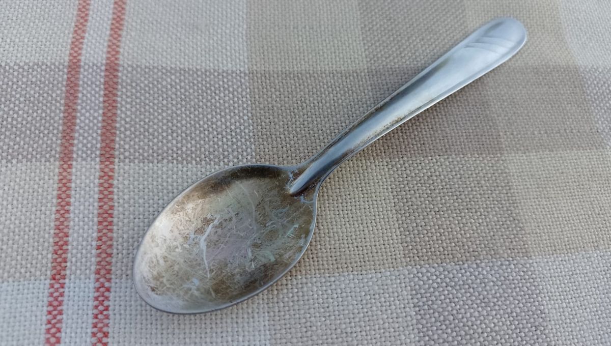 Cómo limpiar las cucharas de acero inoxidable y devolverle el brillo original
