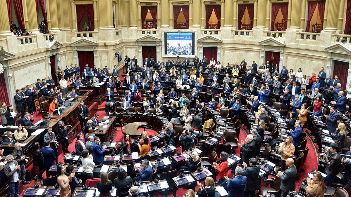 La Cámara de Diputados -con el visto bueno de la oposición- aprobó este miércoles la reforma a la Ley de Alquileres. La Cámara de Diputados -con el visto bueno de la oposición- aprobó este miércoles la reforma a la Ley de Alquileres.