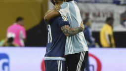 Las imágenes que la tele no mostró del delirante fan de Messi