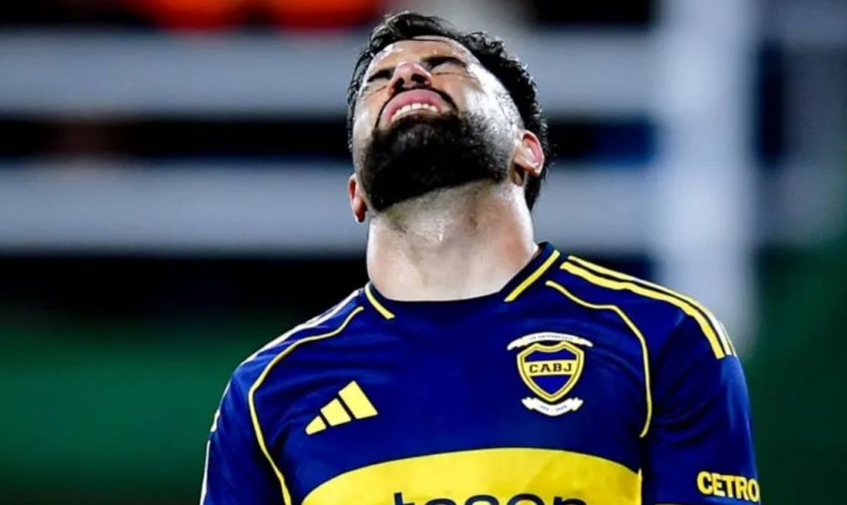 Otro dolor de cabeza para Boca y para Úbeda: un de sus delanteros debió pasar por el quirófano