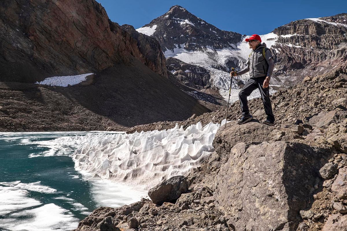 Carlos Soria marcó un hito al llegar a la cumbre del Aconcagua, con 86 años de edad. Carlos Soria marcó un hito al llegar a la cumbre del Aconcagua, con 86 años de edad.