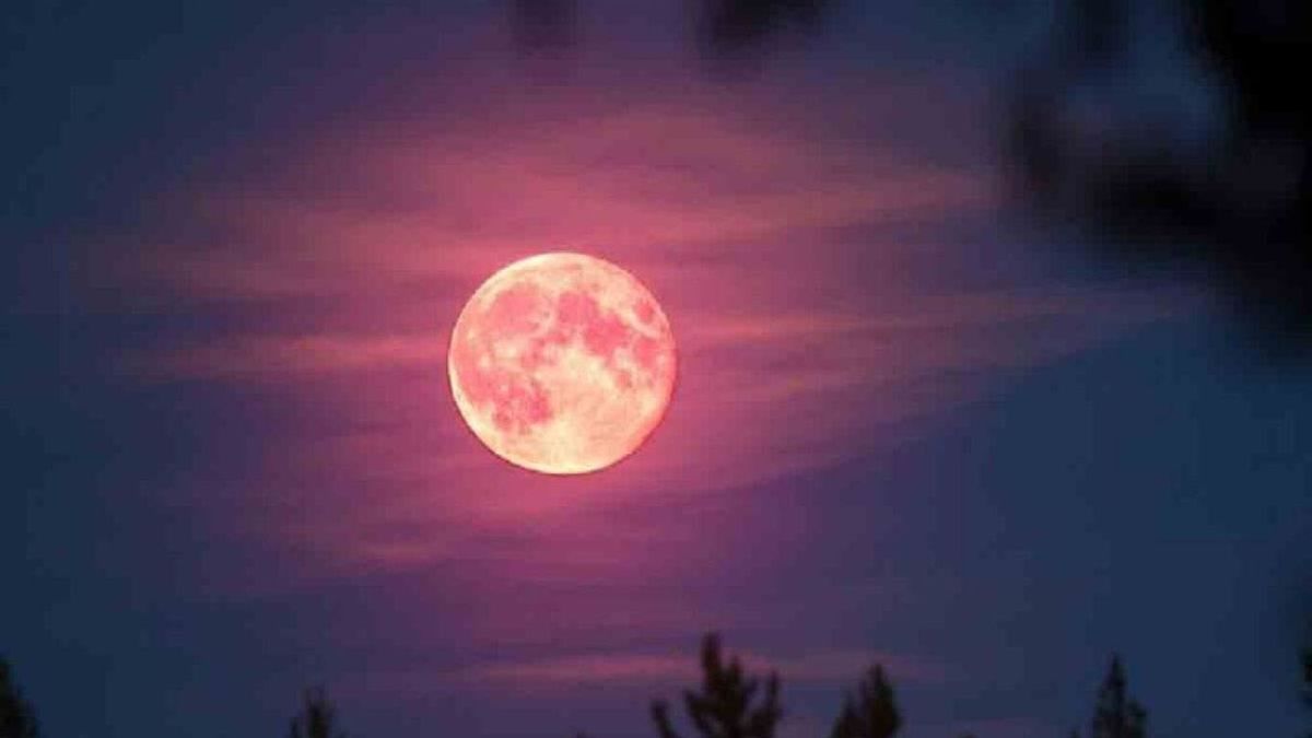 La Luna Rosa es un fenómeno que se da en abril.