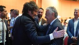 La alianza entre Javier Milei y Alfredo Cornejo dio sus frutos y La Libertad Avanza + Cambia Mendoza se impuso en la provincia, según las encuestas de boca de urna de los resultados de las elecciones 2025. La alianza entre Javier Milei y Alfredo Cornejo dio sus frutos y La Libertad Avanza + Cambia Mendoza se impuso en la provincia, según las encuestas de boca de urna de los resultados de las elecciones 2025.