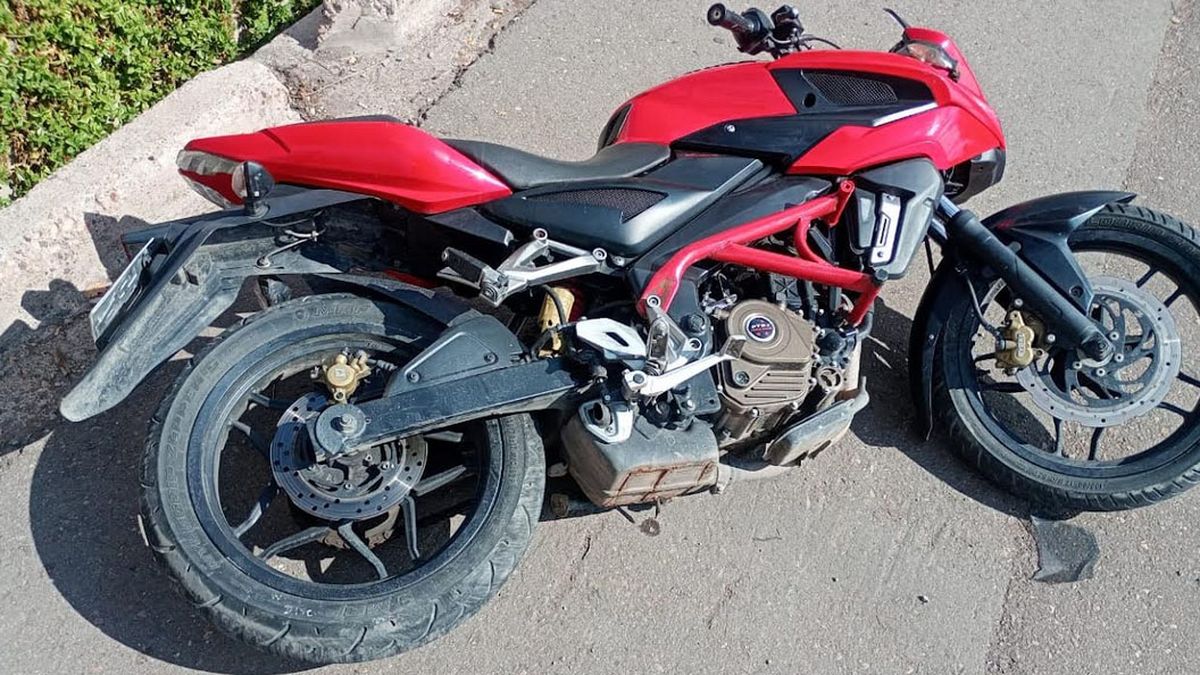 La moto que usaba el joven de 19 años que tuvo un accidente en Godoy Cruz era robada. La moto que usaba el joven de 19 años que tuvo un accidente en Godoy Cruz era robada.