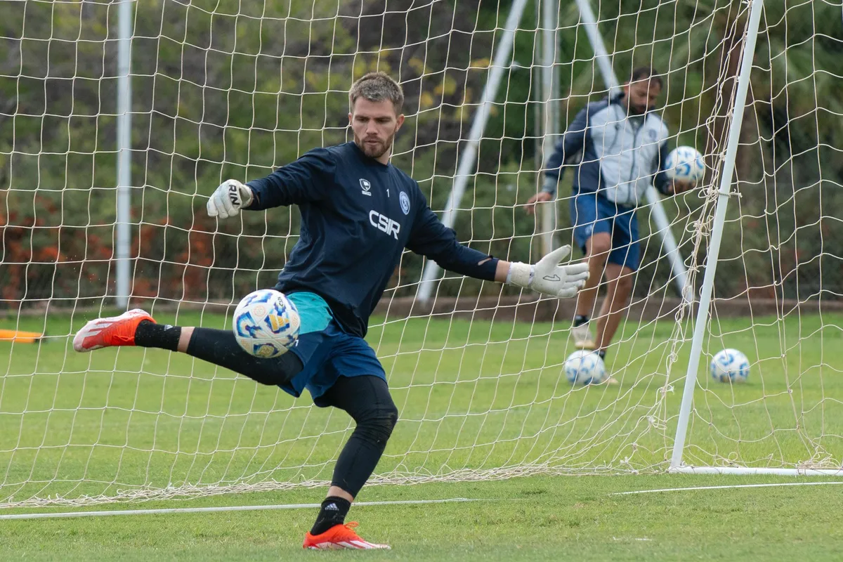Centurión estará en el arco de Independiente Rivadavia ante Racing.