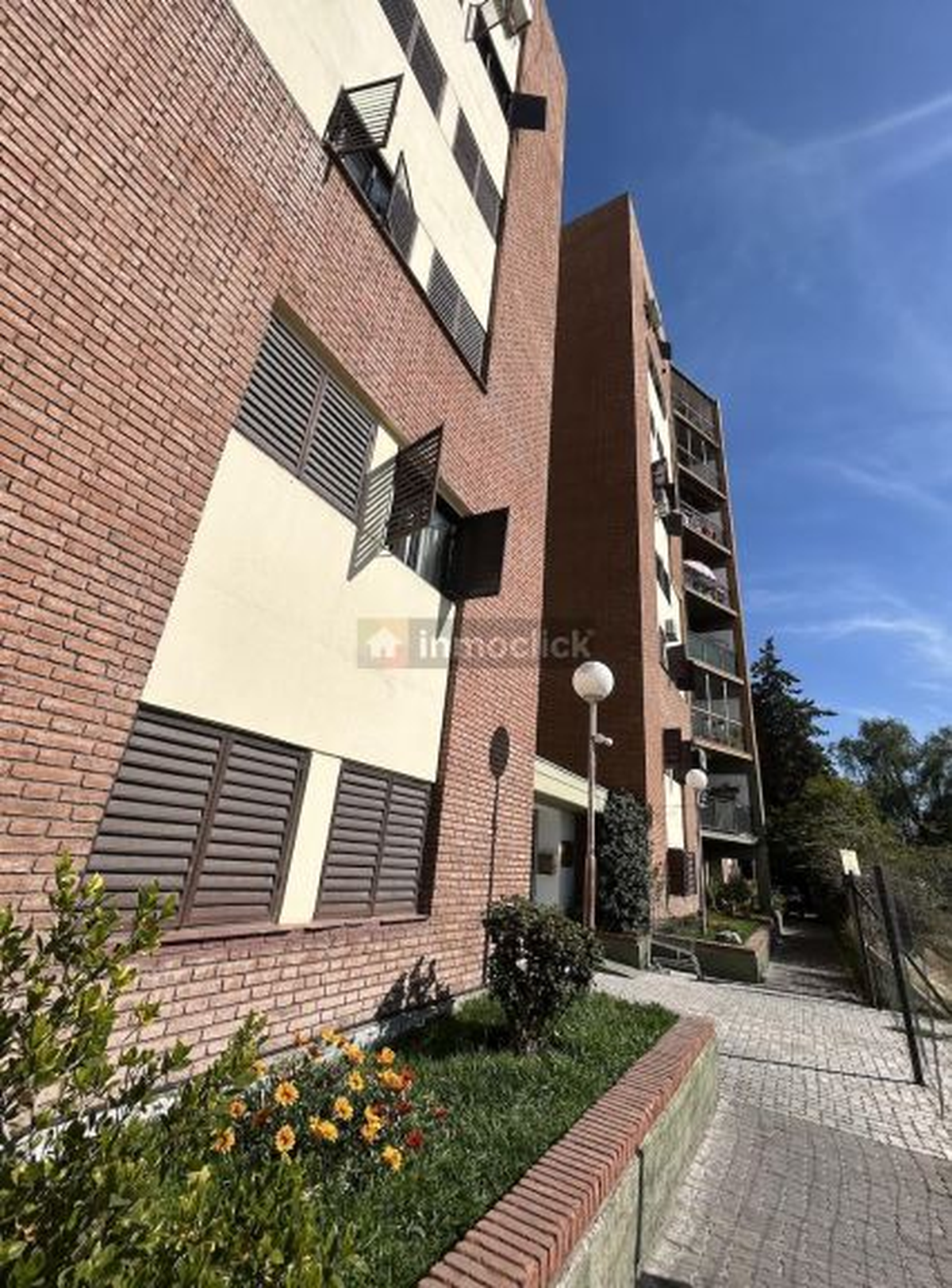 Una de las habitaciones del departamento en alquiler, ubicado en Godoy Cruz, donde se aceptan mascotas. Una de las habitaciones del departamento en alquiler, ubicado en Godoy Cruz, donde se aceptan mascotas.
