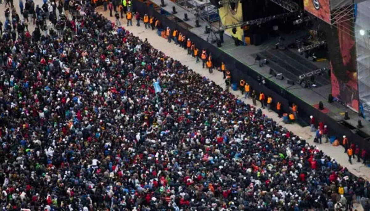 El 14 de septiembre de 2013, el Indio Solari reunió a más de 150 mil personas en San Martín. Imagen: Diario UNO. El 14 de septiembre de 2013, el Indio Solari reunió a más de 150 mil personas en San Martín. Imagen: Diario UNO.