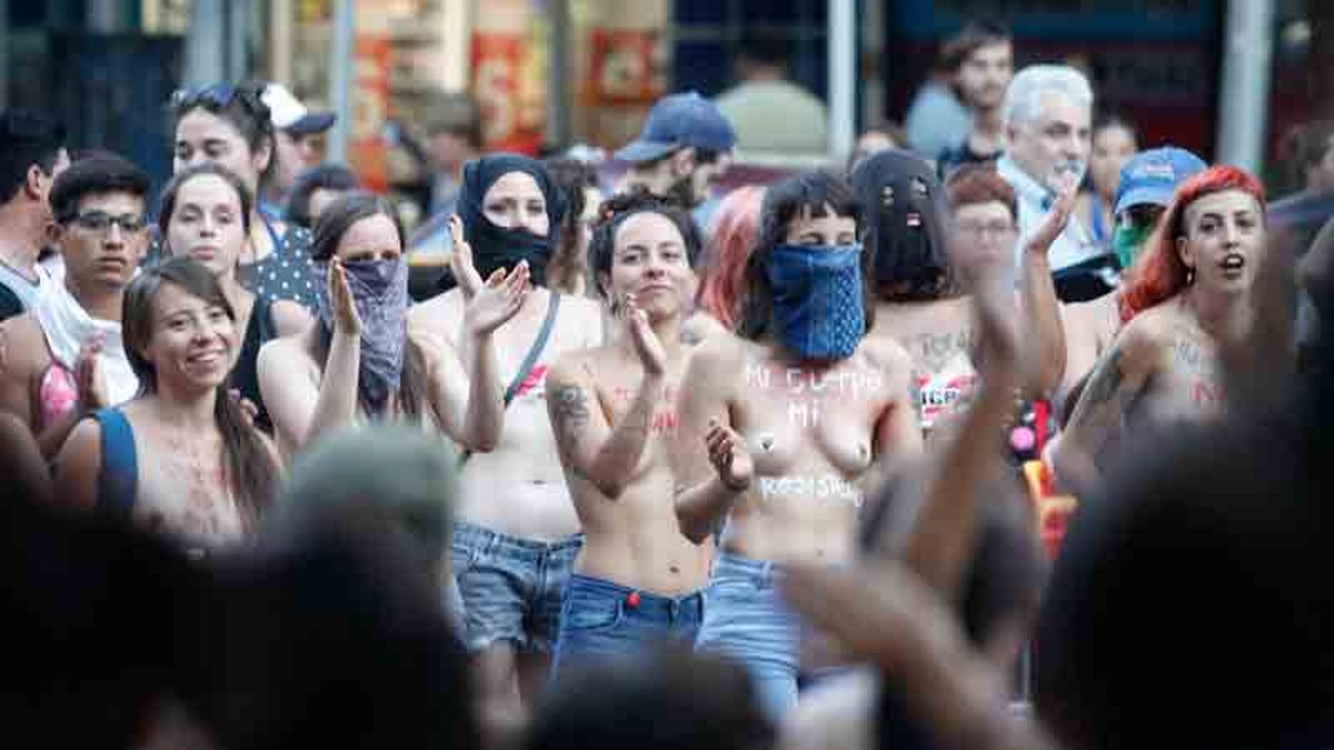 El tetazo en Mendoza: en medio de la reivindicación de los derechos de  todas, surgió la violencia