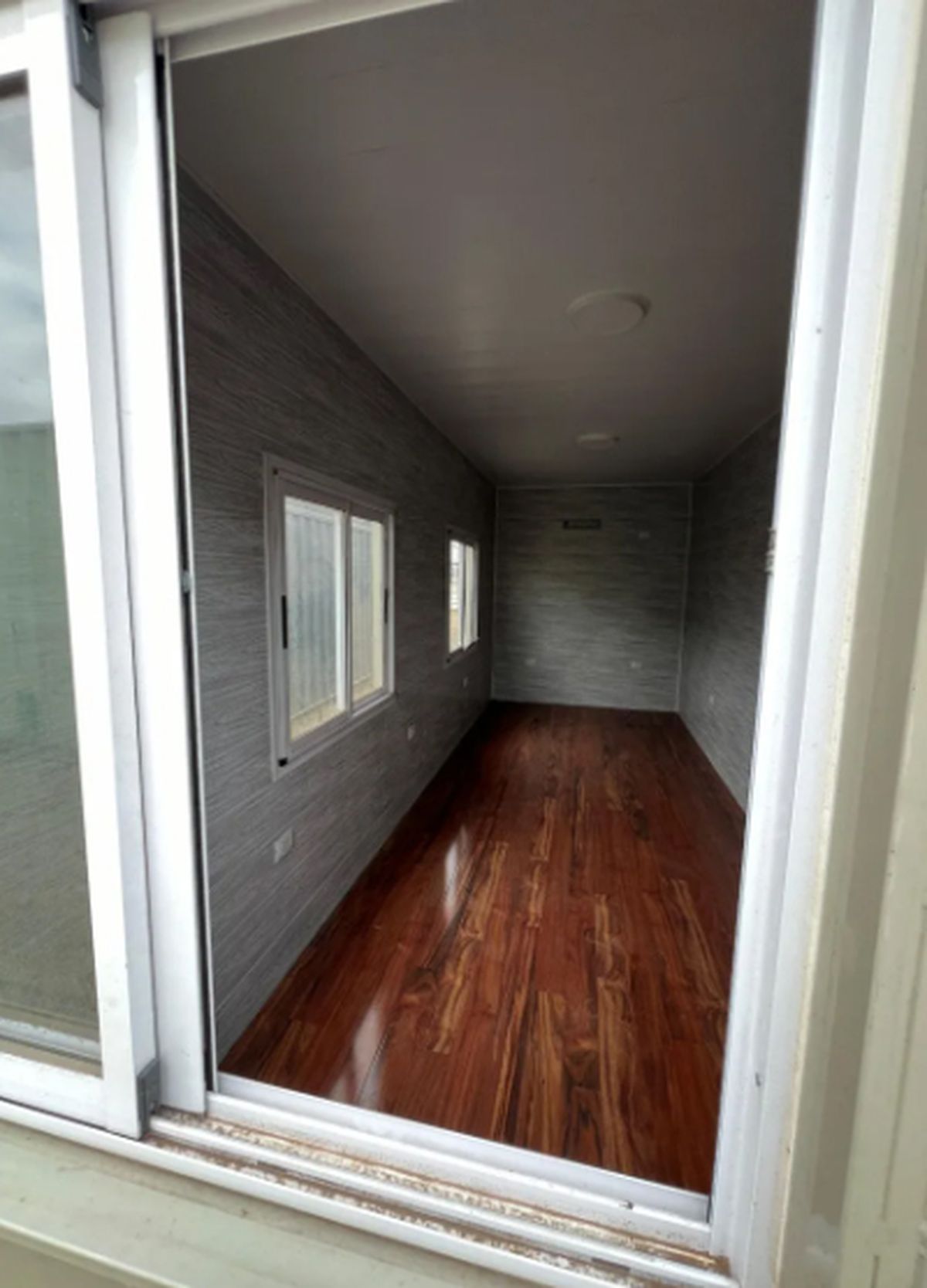 As&iacute; es por dentro la casa contenedor que venden en Mercado Libre por 11.800 d&oacute;lares.&nbsp;&nbsp;