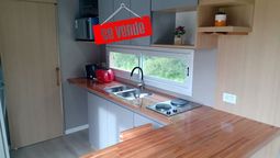 Moderna y transportable: cómo es la casa prefabricada que vale 19.200 dólares e invita a la aventura