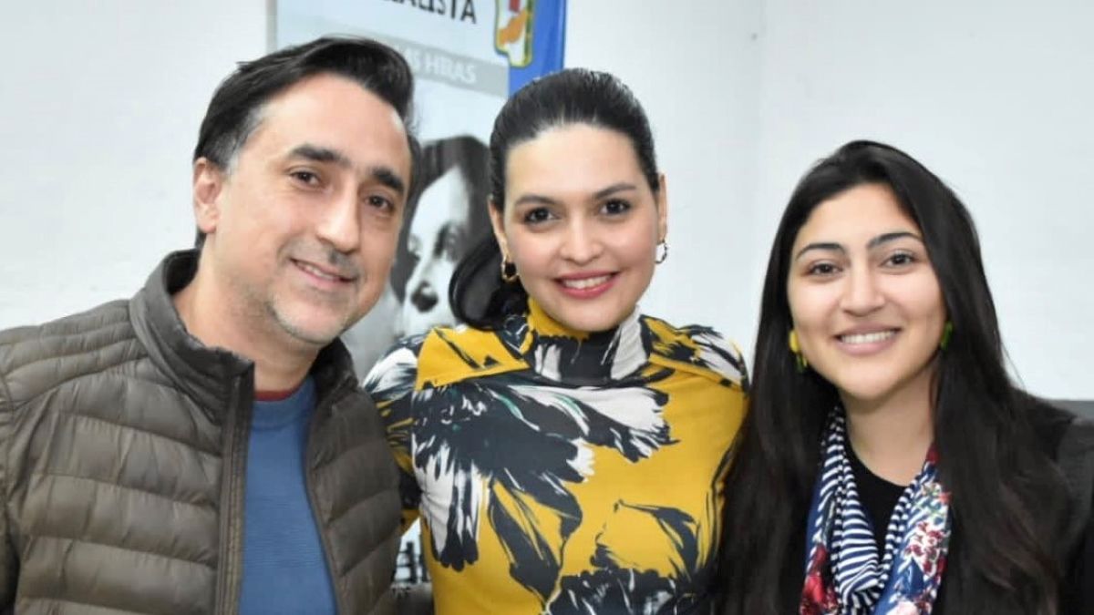 Mutis junto a Flor Destéfanis y la dirigente gremial de UPCN (y del PJ lavallino) Valentina Villegas.&nbsp;