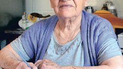 Tiene 80 años y camina 15 cuadras por día para ir a clases