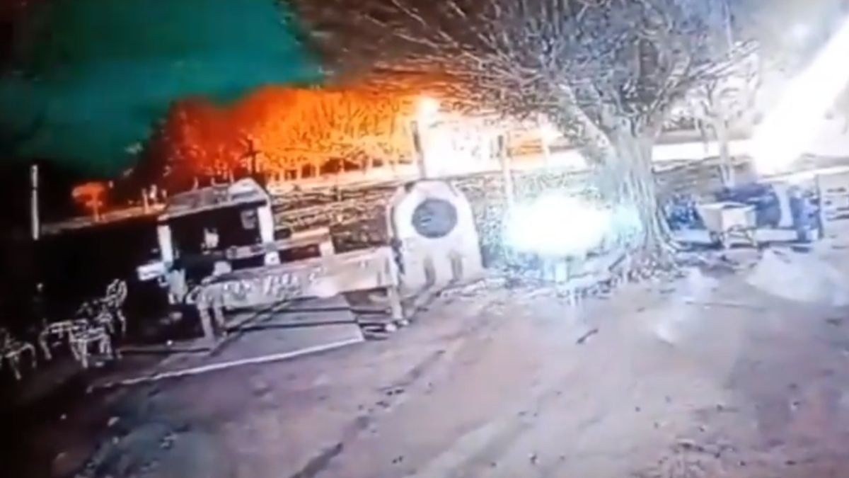 Algunas imágenes de seguridad capturaron al supuesto meteorito.
